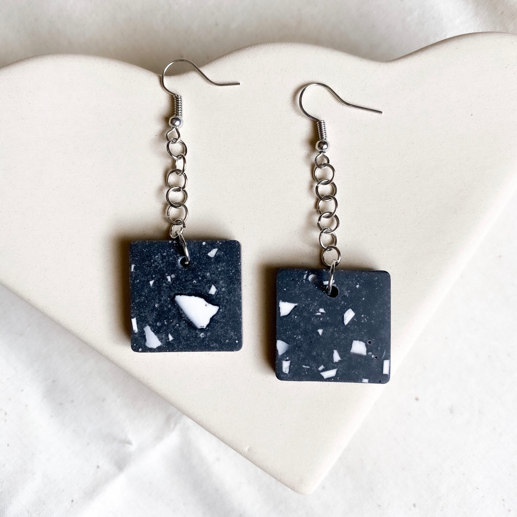 Black Beauty Square Chain